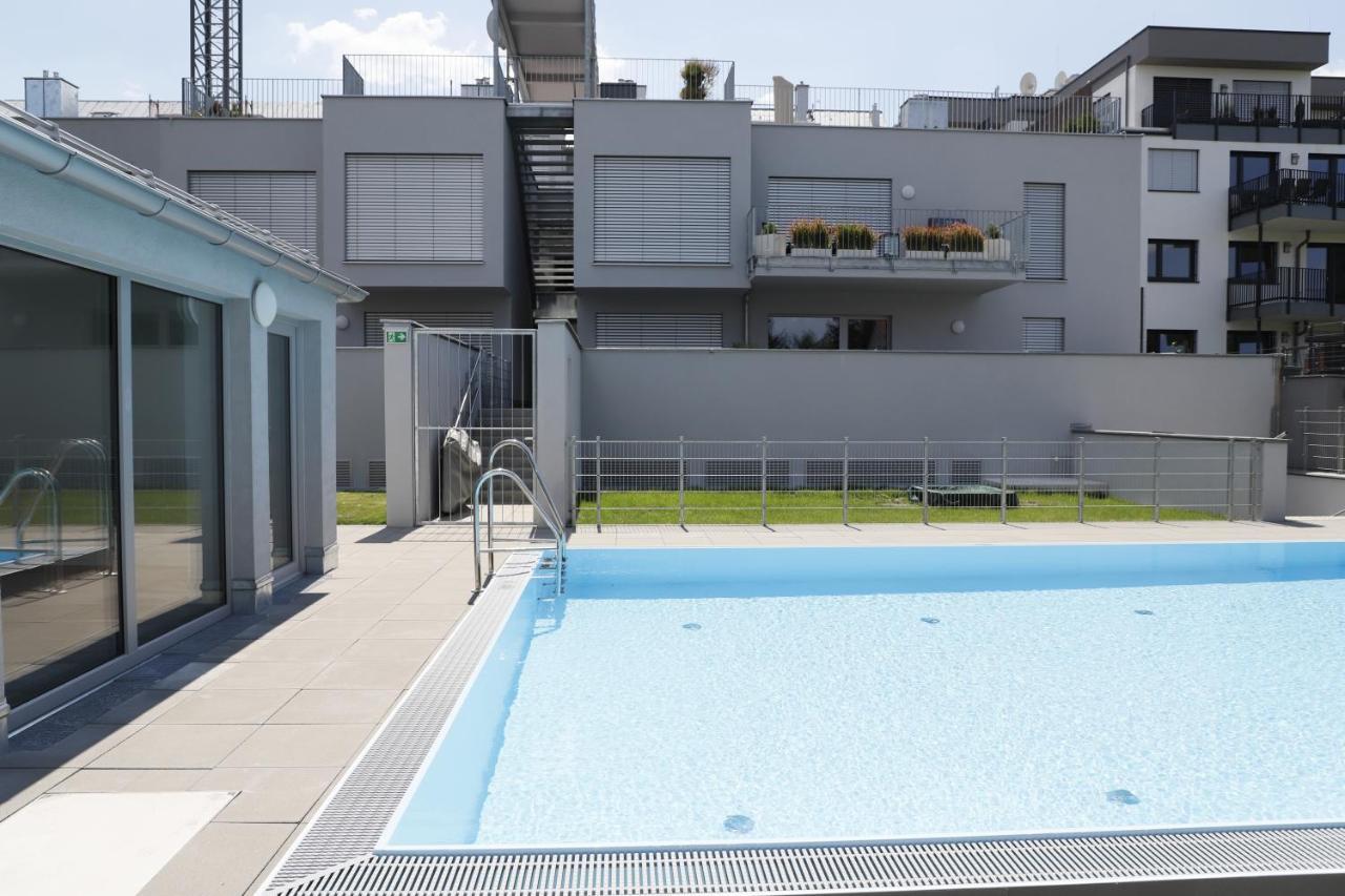 Yellow Flower Apartment With Pool - 5 Min To Lake Vídeň Exteriér fotografie